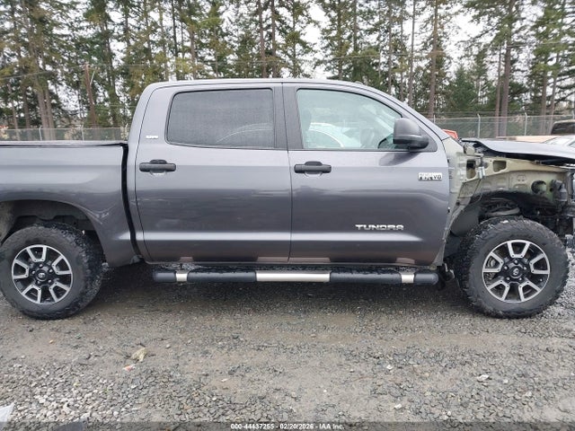 5TFDY5F15JX741440 Toyota Tundra Sr5 5.7l V8