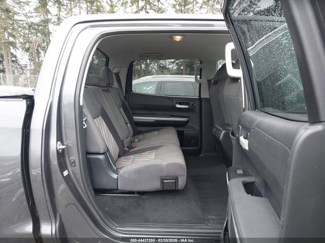 5TFDY5F15JX741440 Toyota Tundra Sr5 5.7l V8