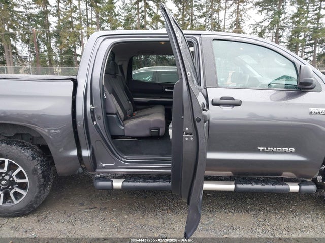 5TFDY5F15JX741440 Toyota Tundra Sr5 5.7l V8