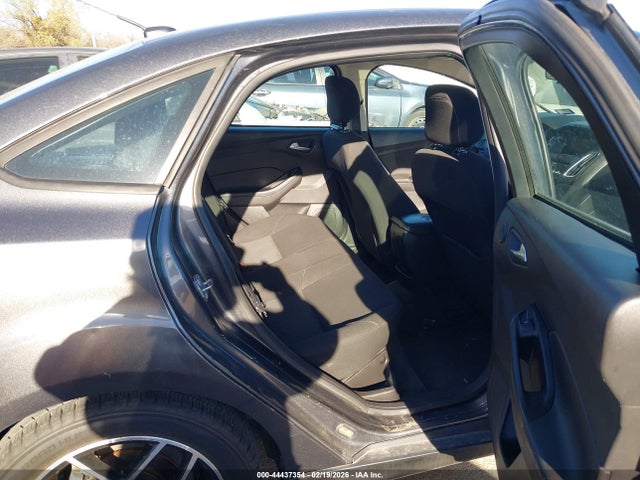 1FADP3H20JL321367 Ford FOCUS SEL