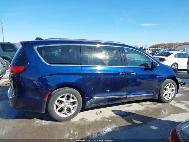 2018 Chrysler Pacifica Touring L მანქანა იყიდება აუქციონზე, vin: 2C4RC1BG9JR128551, აუქციონის ნომერი: 44437372