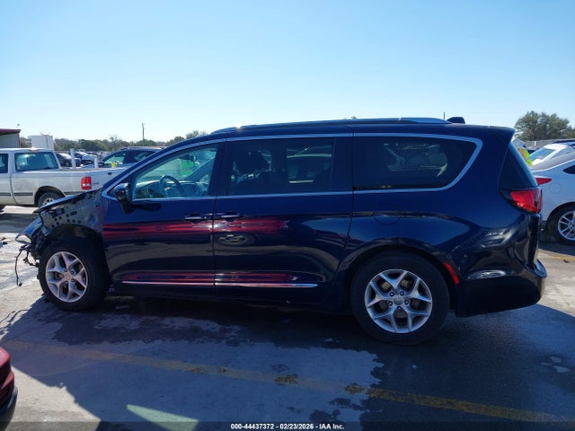 2018 Chrysler Pacifica Touring L მანქანა იყიდება აუქციონზე, vin: 2C4RC1BG9JR128551, აუქციონის ნომერი: 44437372