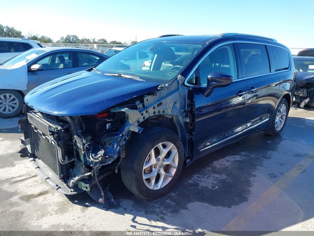 2018 CHRYSLER PACIFICA 2C4RC1BG9JR128551 Photo 1