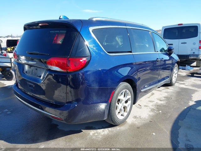 2018 CHRYSLER PACIFICA 2C4RC1BG9JR128551 Photo 3