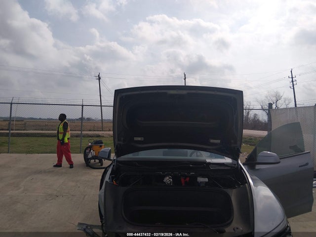 2026 TESLA MODEL Y 7SAYGDEE3TA396568 Photo 9