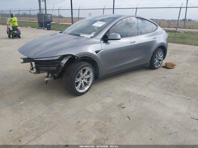 2026 TESLA MODEL Y 7SAYGDEE3TA396568 Photo 1