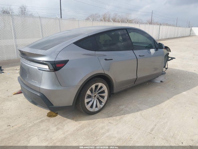 2026 TESLA MODEL Y 7SAYGDEE3TA396568 Photo 3