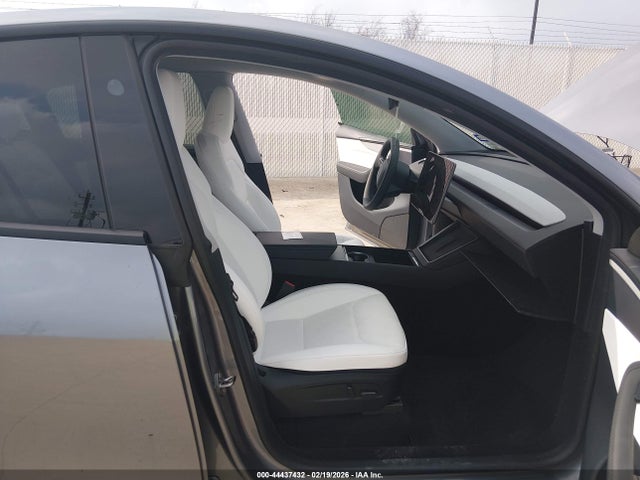 2026 TESLA MODEL Y 7SAYGDEE3TA396568 Photo 4