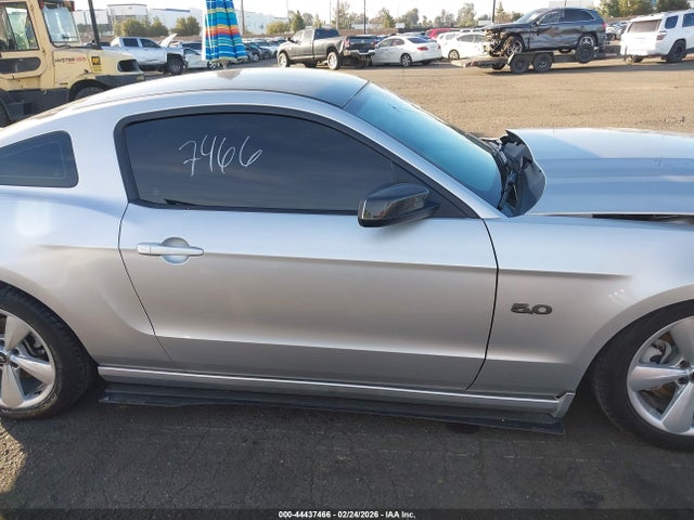 1ZVBP8CF8E5246935 Ford Mustang Gt Premium