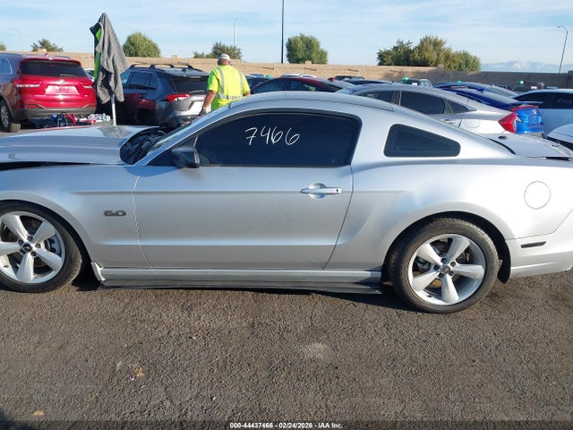 1ZVBP8CF8E5246935 Ford Mustang Gt Premium