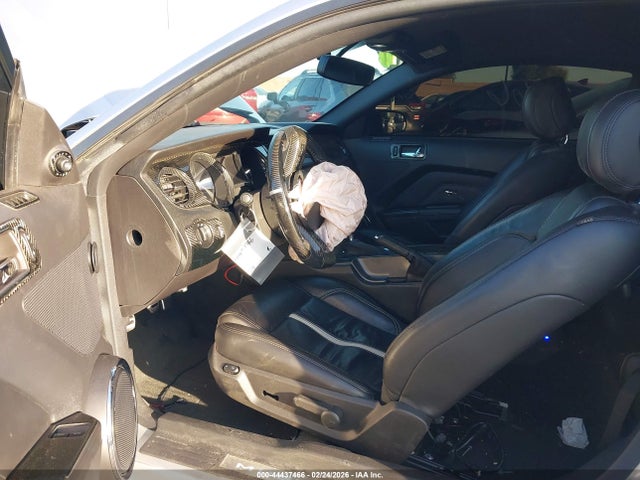 1ZVBP8CF8E5246935 Ford Mustang Gt Premium