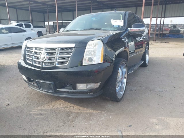 2011 CADILLAC ESCALADE 1GYS3AEF3BR239666 Photo 1