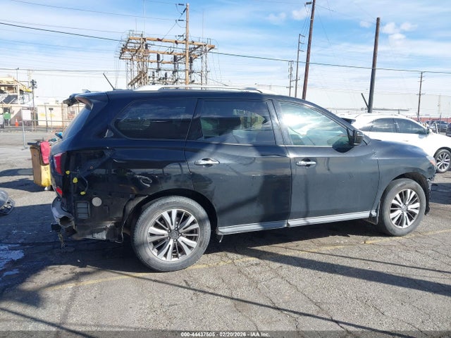 5N1DR2MN6JC612952 Nissan Pathfinder Sv