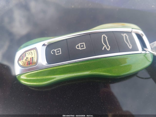 44437542 :رقم المزاد ، WP0AB2Y1XLSA52545 vin ، 2020 Porsche Taycan 4s مزاد بيع