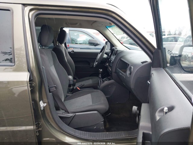 1C4NJPBA7GD502668 Jeep Patriot Sport