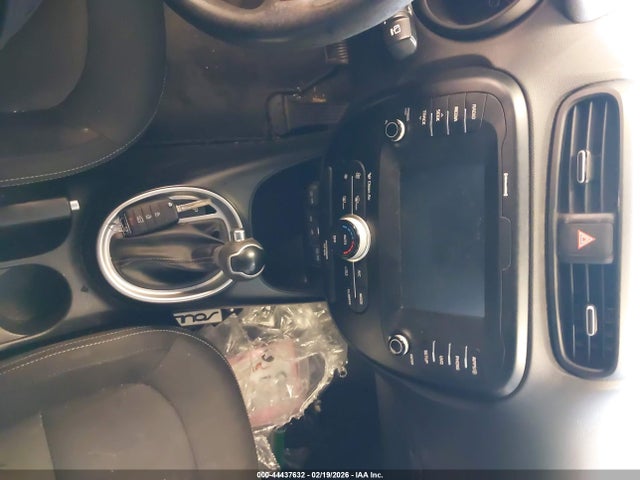 KIA SOUL + 2018 KNDJP3A53J7525557 Image 11