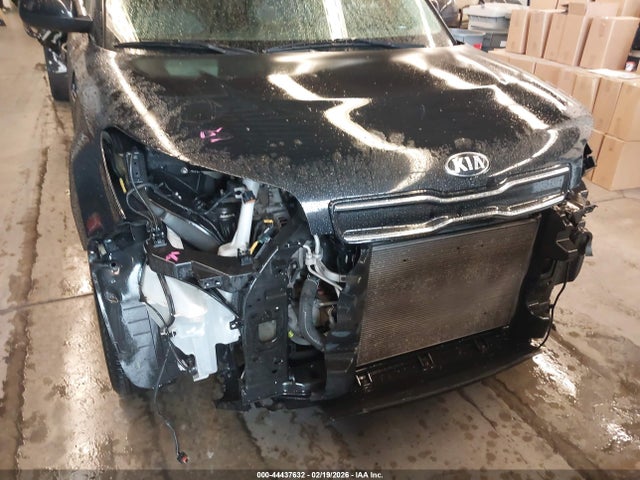 KIA SOUL + 2018 KNDJP3A53J7525557 Image 13