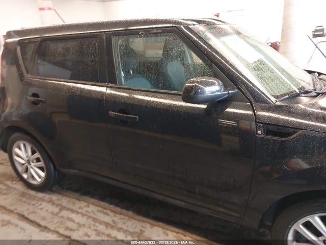 KIA SOUL + 2018 KNDJP3A53J7525557 Image 14