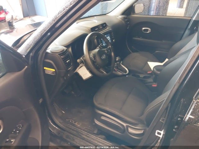 KIA SOUL + 2018 KNDJP3A53J7525557 Image 18