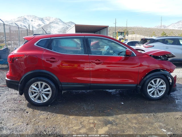 JN1BJ1CR6KW319055 Nissan Rogue Sport S