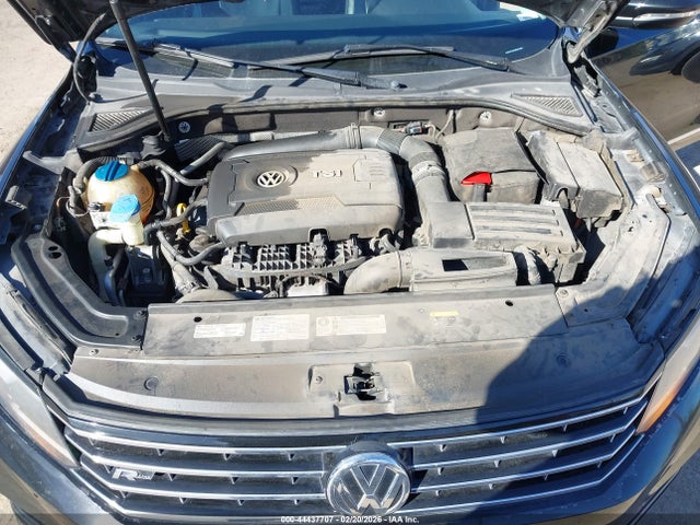 1VWAT7A37GC041938 Volkswagen Passat 1.8t R-line