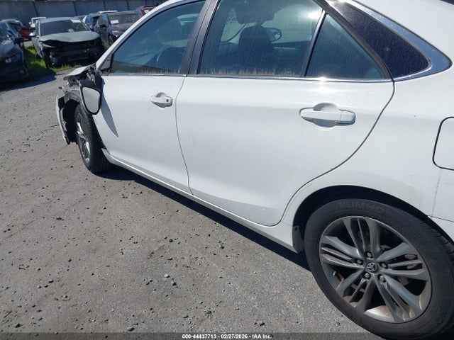 4T1BF1FK1GU252974 Toyota CAMRY SE
