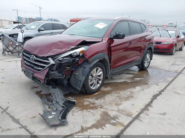 KM8J33A40GU228593 Hyundai TUCSON SE