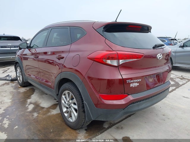 KM8J33A40GU228593 Hyundai TUCSON SE