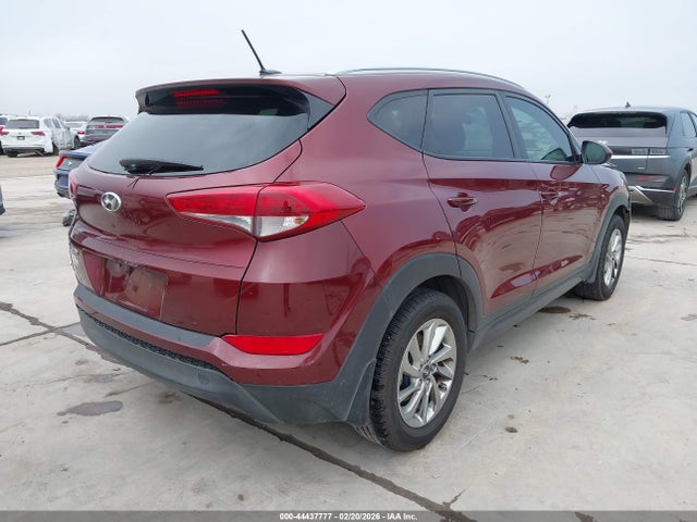 KM8J33A40GU228593 Hyundai TUCSON SE
