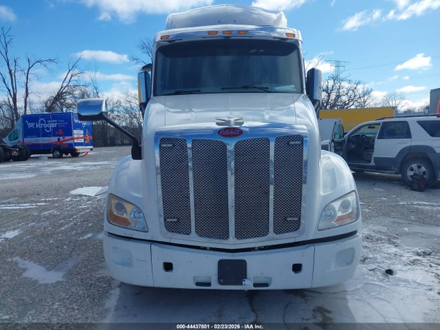 Продажа на аукционе авто 2020 Peterbilt 579, vin: 1XPBDP9XXLD675582, номер лота: 44437801