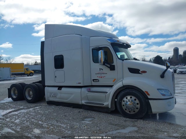 Продажа на аукционе авто 2020 Peterbilt 579, vin: 1XPBDP9XXLD675582, номер лота: 44437801