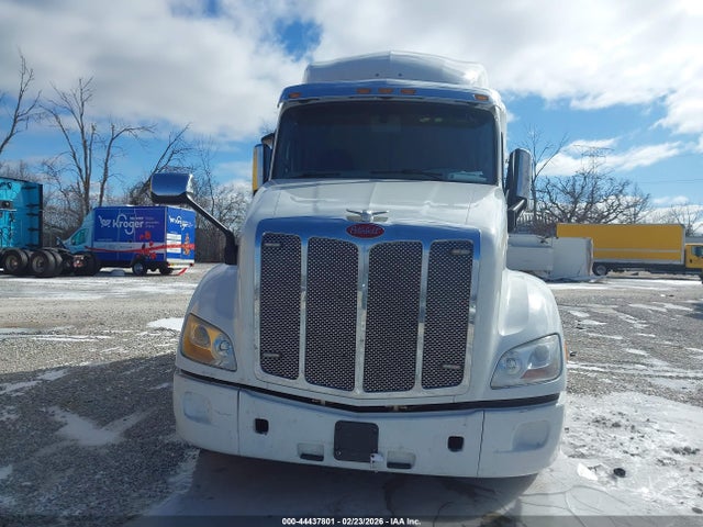 Продажа на аукционе авто 2020 Peterbilt 579, vin: 1XPBDP9XXLD675582, номер лота: 44437801