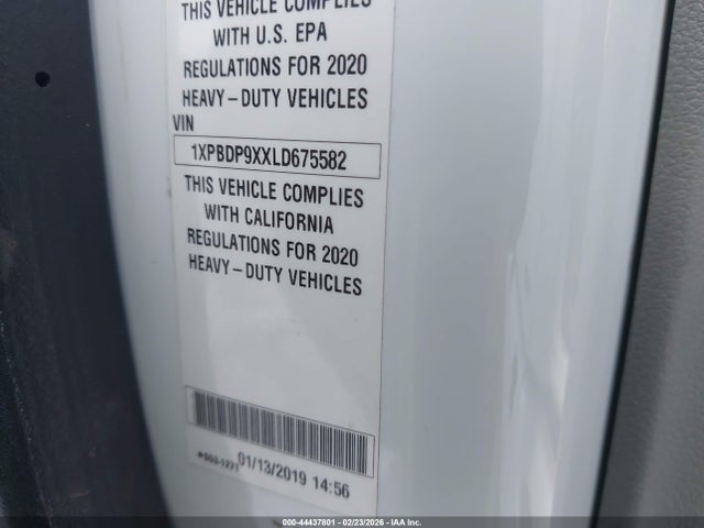 Продажа на аукционе авто 2020 Peterbilt 579, vin: 1XPBDP9XXLD675582, номер лота: 44437801