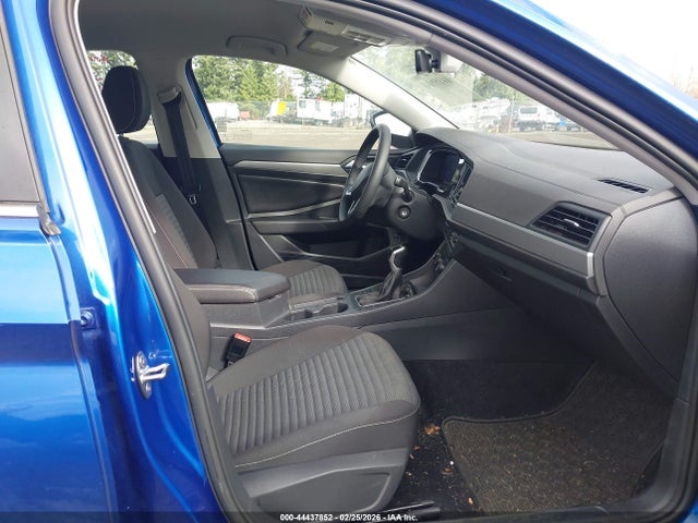 2022 VOLKSWAGEN JETTA 3VWNM7BU1NM019709 Photo 4