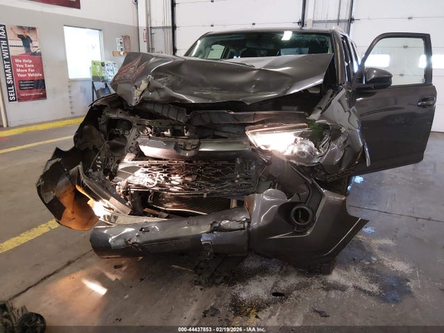 JTEBU5JR3J5532706 Toyota 4RUNNER SR5