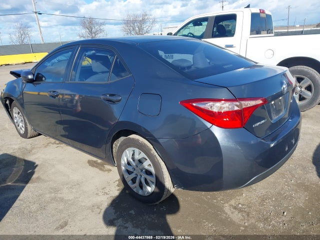 Toyota COROLLA LE 2017 5YFBURHEXHP675857 Image 3
