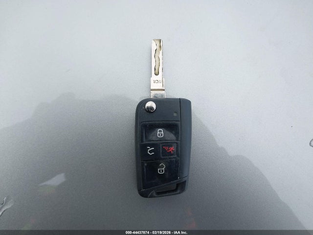 3VWC17AU1FM502636 Volkswagen Golf Sportwagen Tsi S 4-door