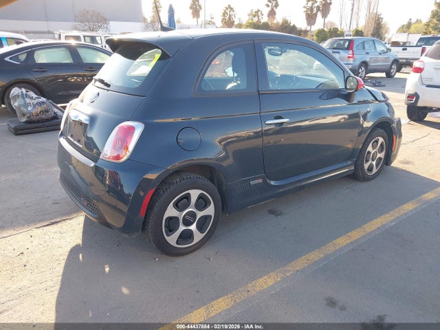 Fiat 500E BATTERY ELECTRIC 2017 3C3CFFGE5HT550555 Image 4