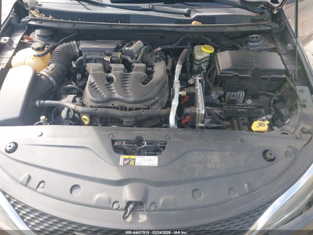 44437910 :رقم المزاد ، 1C3CCCCG0GN190219 vin ، 2016 Chrysler 200 C Platinum مزاد بيع