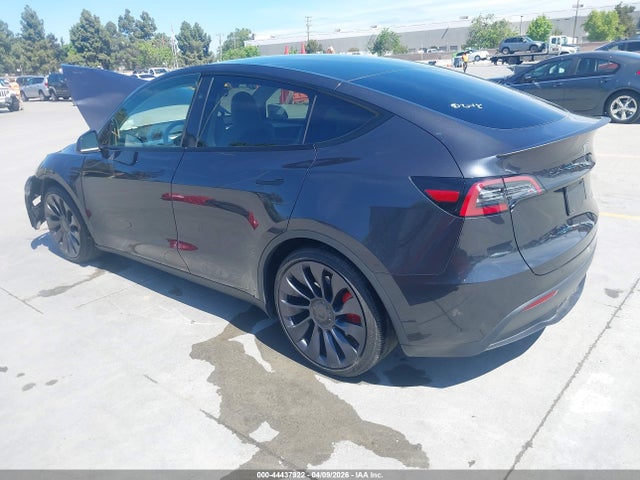 2024 TESLA MODEL Y 7SAYGDEFXRF087751 Photo 2
