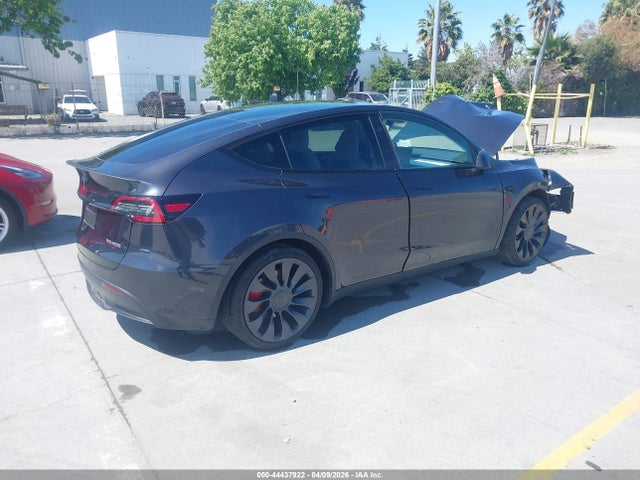 2024 TESLA MODEL Y 7SAYGDEFXRF087751 Photo 3