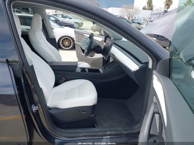 2024 TESLA MODEL Y 7SAYGDEFXRF087751 Photo 4