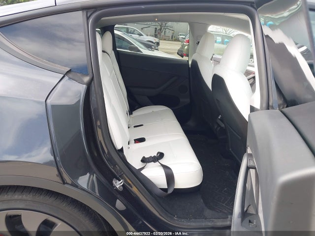 2024 TESLA MODEL Y 7SAYGDEFXRF087751 Photo 7