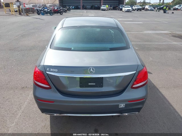 Продаж на аукціоні авто 2018 Mercedes-benz E 300, vin: WDDZF4JB9JA476018, номер лоту: 44437932