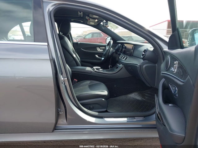 Продаж на аукціоні авто 2018 Mercedes-benz E 300, vin: WDDZF4JB9JA476018, номер лоту: 44437932