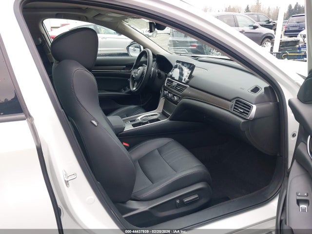 1HGCV2F98JA003872 Honda Accord Touring 2.0t