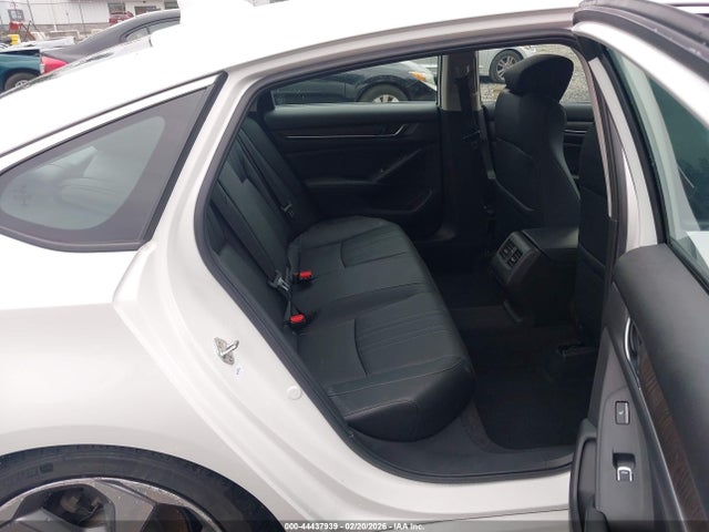 1HGCV2F98JA003872 Honda Accord Touring 2.0t