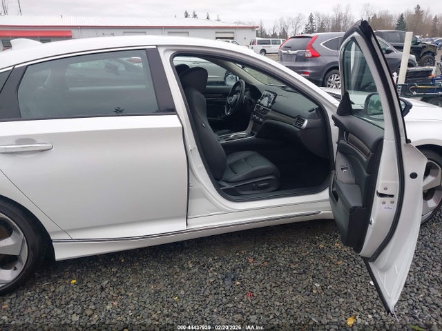 1HGCV2F98JA003872 Honda Accord Touring 2.0t