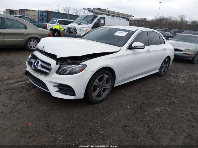 2017 MERCEDES-BENZ E 300 WDDZF4KB1HA257594 Photo 1