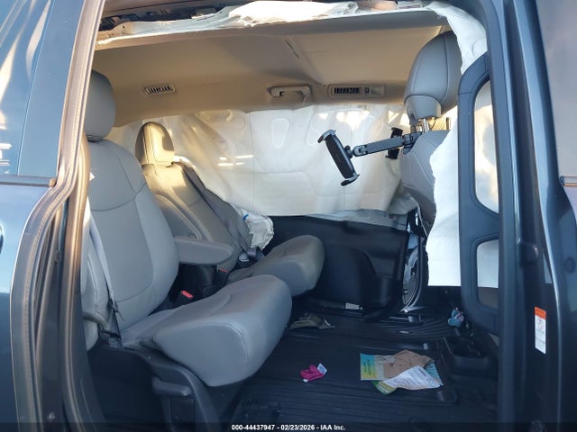 5TDJSKFC0SS200937 Toyota SIENNA XLE